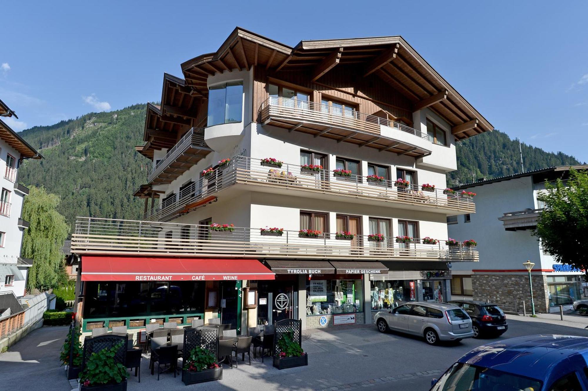 Hotel Garni Jennewein Mayrhofen Room photo