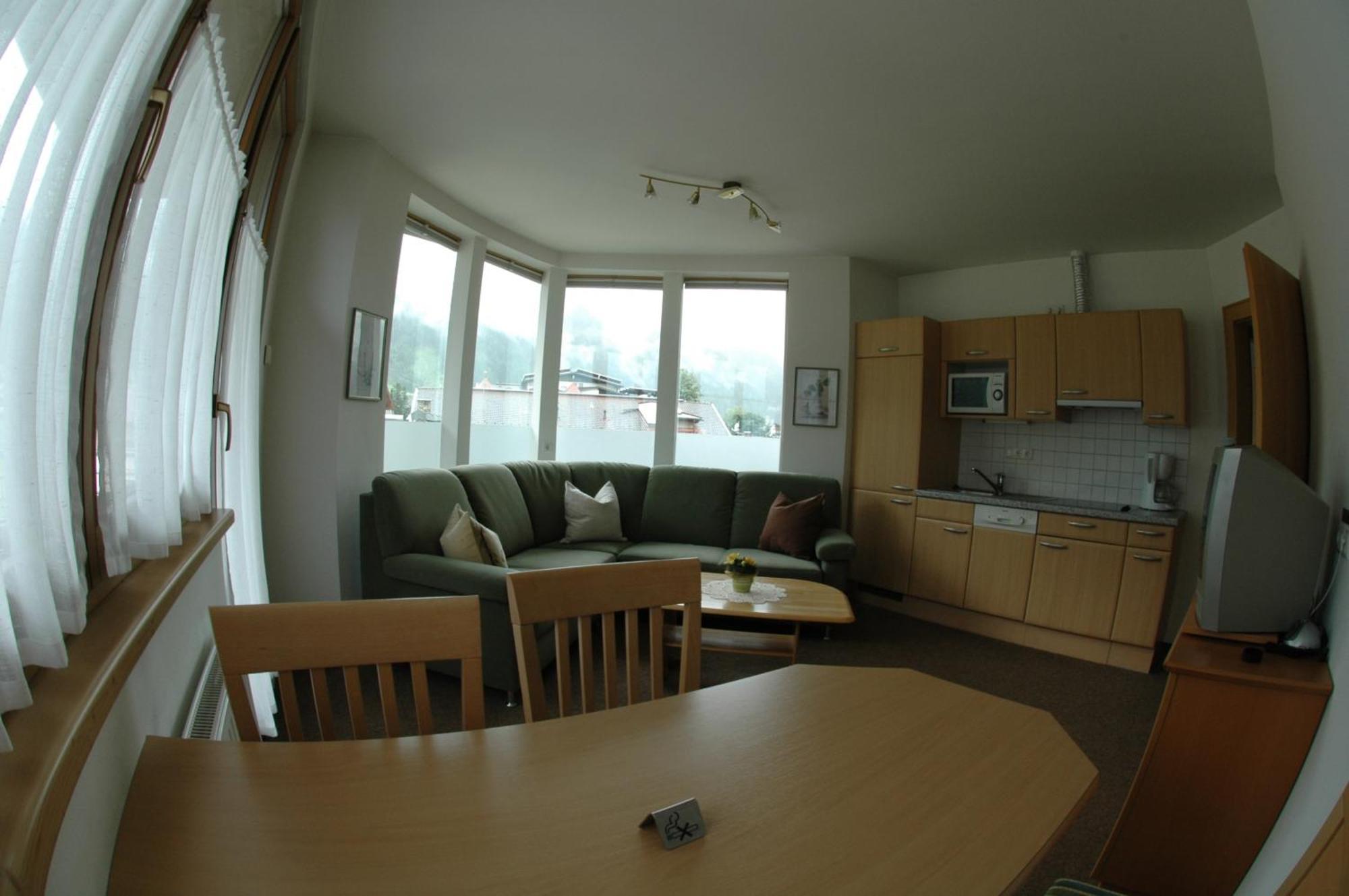Hotel Garni Jennewein Mayrhofen Room photo