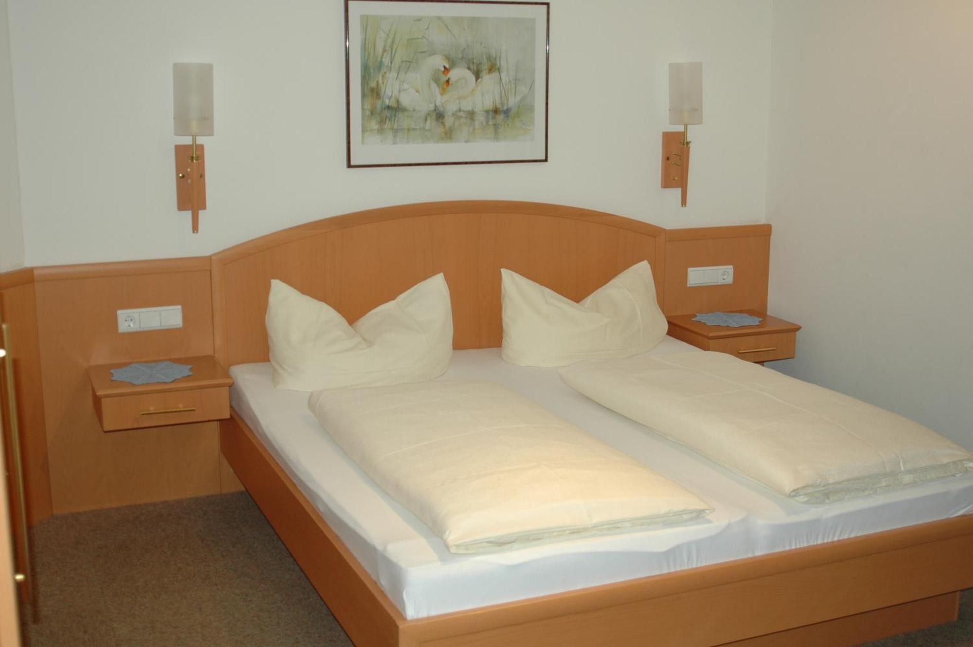 Hotel Garni Jennewein Mayrhofen Room photo